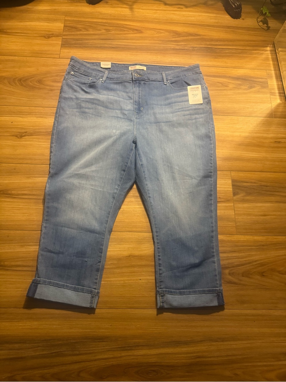 Signature by Levi Strauss Light Blue Cropped Ankle Jeans
